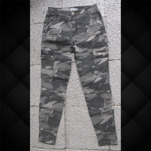 Rewash Women's High Rise Camo Cargo Jeans (*Tag Size: 7 *Actual: W30 L29) - Picture 1 of 10
